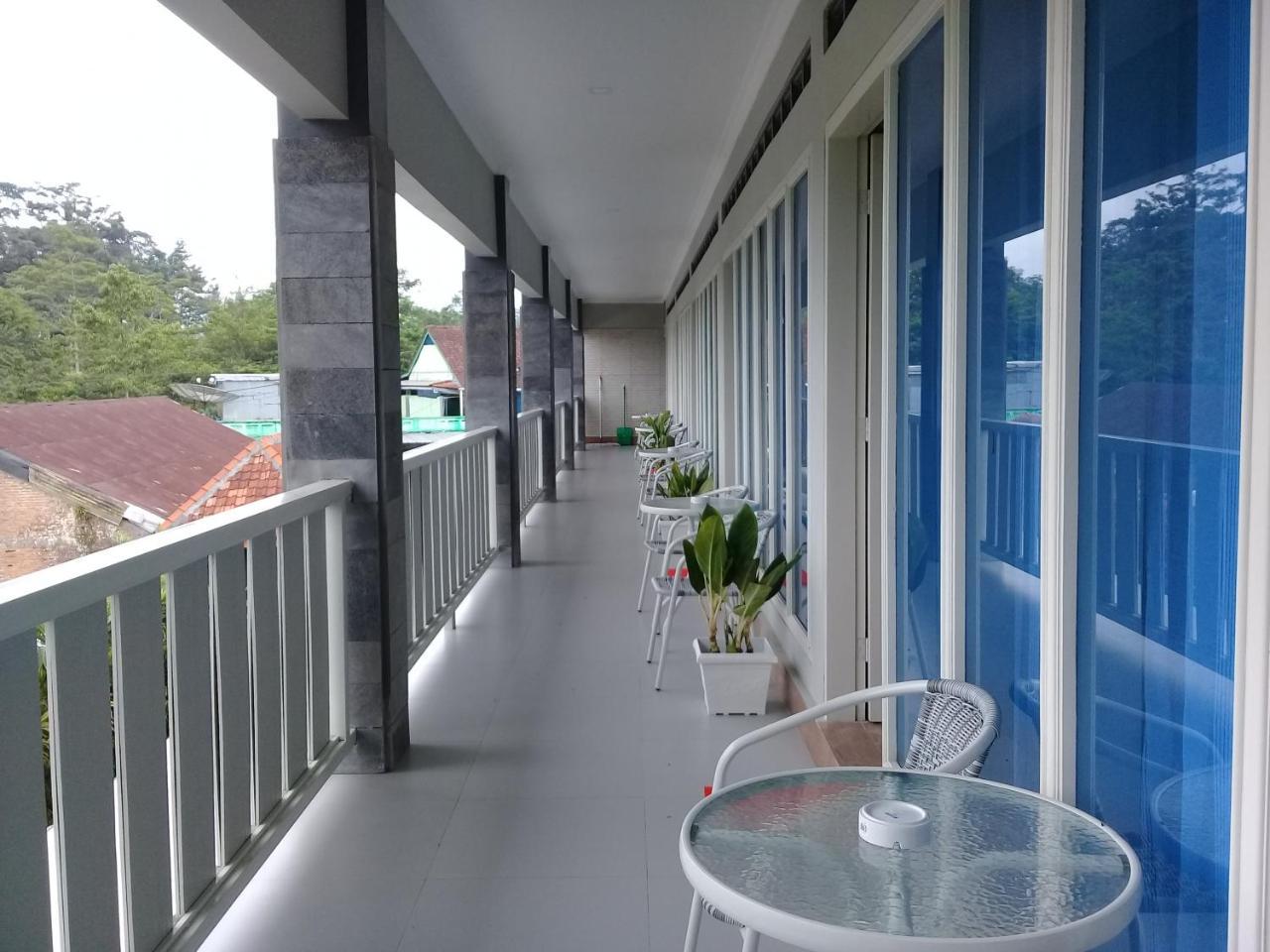 Wisma Lovebird Kalianget Exterior photo